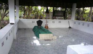 Makam Mbok Rondo Dadapan